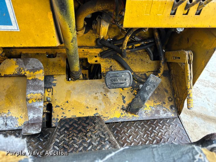 image for item FG1650 Caterpillar 422 forklift