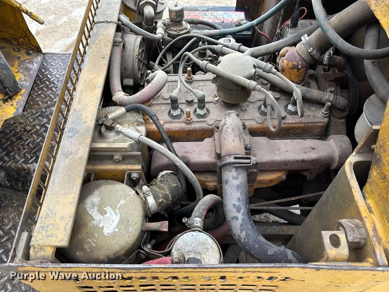 image for item FG1650 Caterpillar 422 forklift