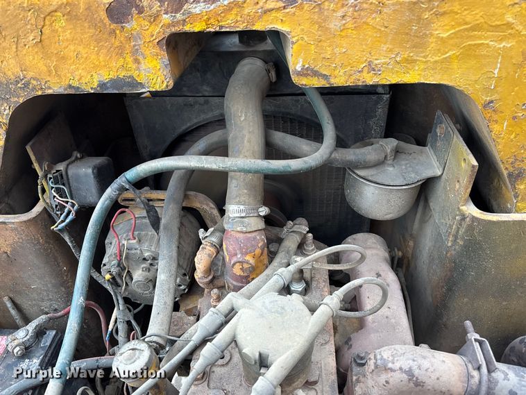 image for item FG1650 Caterpillar 422 forklift