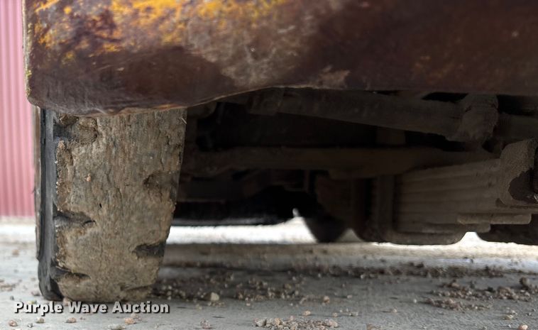 image for item FG1650 Caterpillar 422 forklift