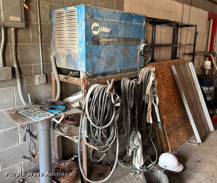 image for item FG1659 Miller Deltaweld 451 welder/generator