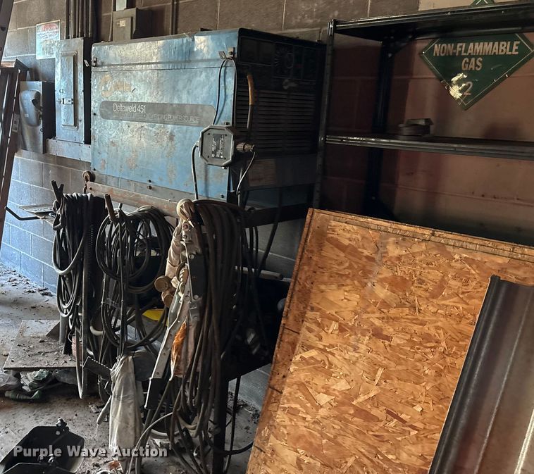 image for item FG1659 Miller Deltaweld 451 welder/generator