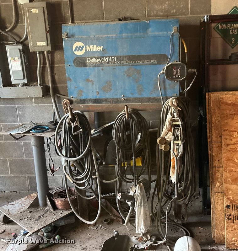 image for item FG1659 Miller Deltaweld 451 welder/generator