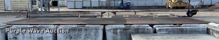 image for item FG1660 Thorman Toledo 8132 drive over scales