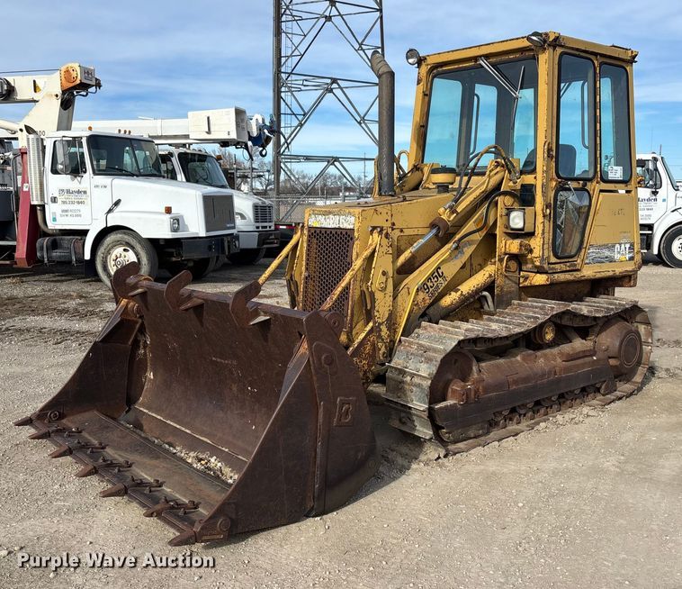 image for item FG1667 1992 Caterpillar 935C loader
