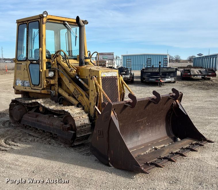 image for item FG1667 1992 Caterpillar 935C loader