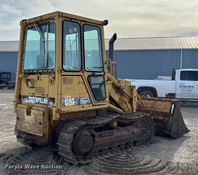 image for item FG1667 1992 Caterpillar 935C loader