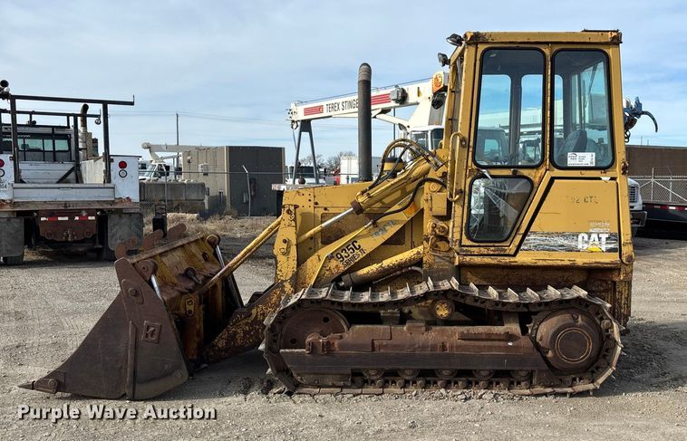 image for item FG1667 1992 Caterpillar 935C loader