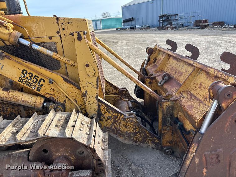 image for item FG1667 1992 Caterpillar 935C loader