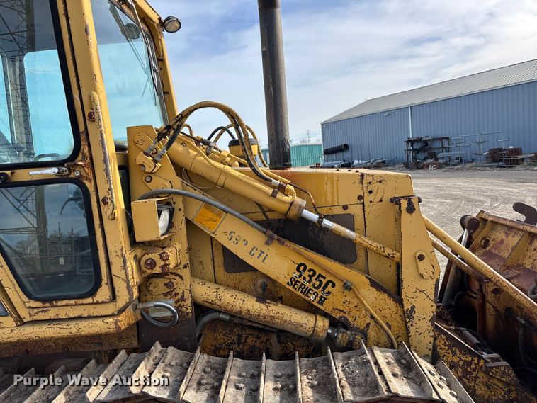 image for item FG1667 1992 Caterpillar 935C loader