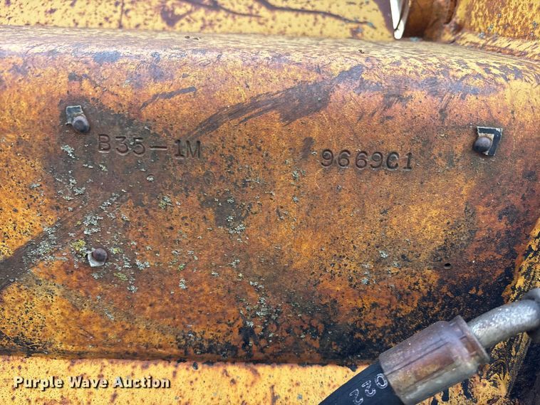 image for item FG1667 1992 Caterpillar 935C loader