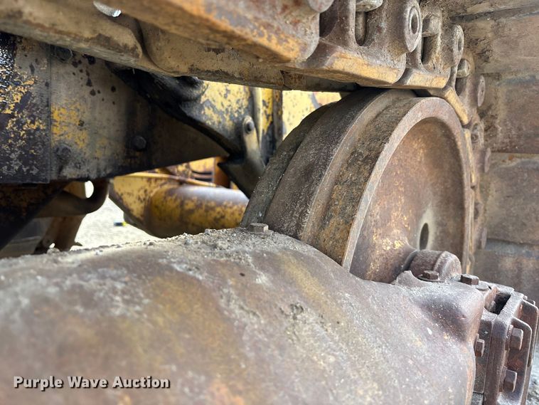 image for item FG1667 1992 Caterpillar 935C loader