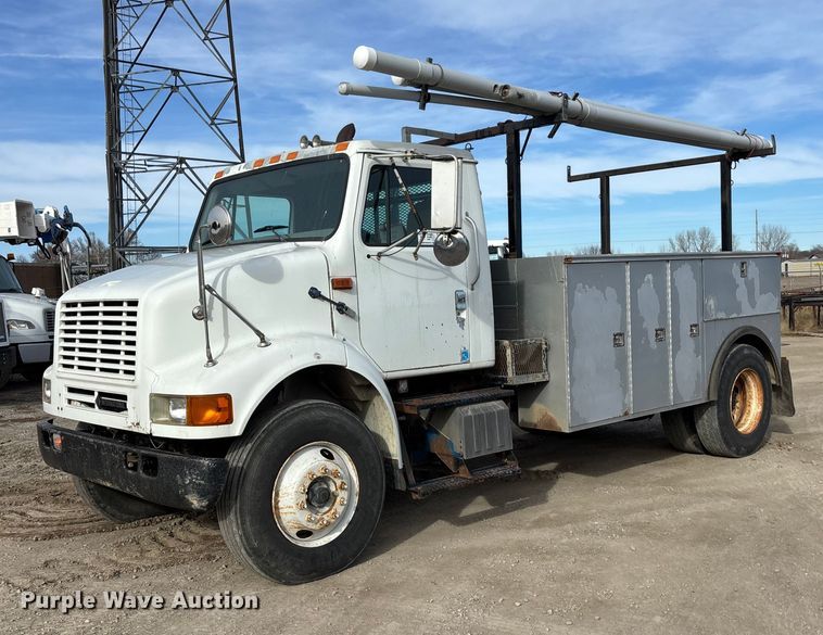 image for item FG1668 2003 International 8100 utility / service truck