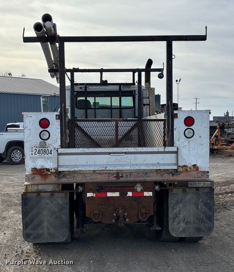 image for item FG1668 2003 International 8100 utility / service truck