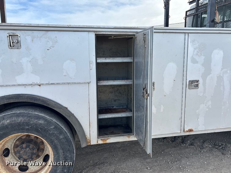 image for item FG1668 2003 International 8100 utility / service truck