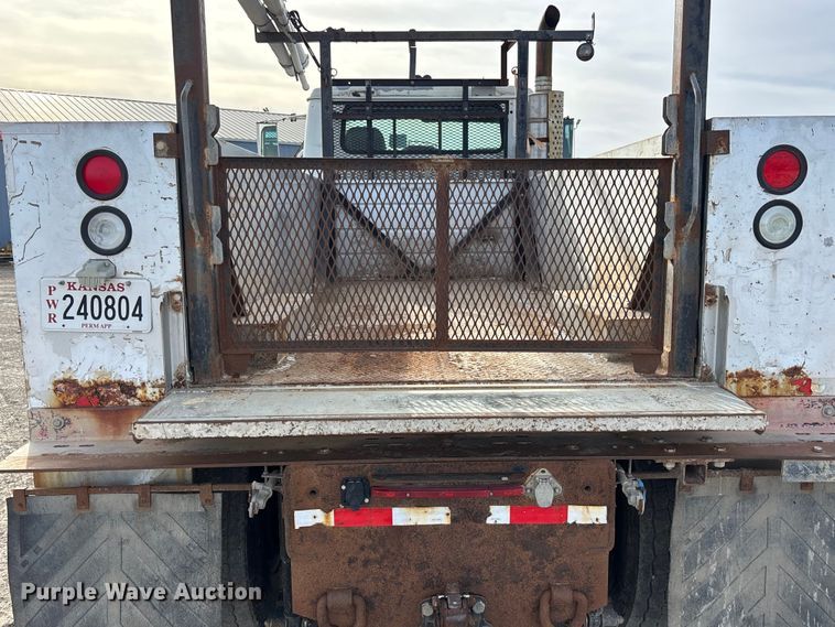 image for item FG1668 2003 International 8100 utility / service truck