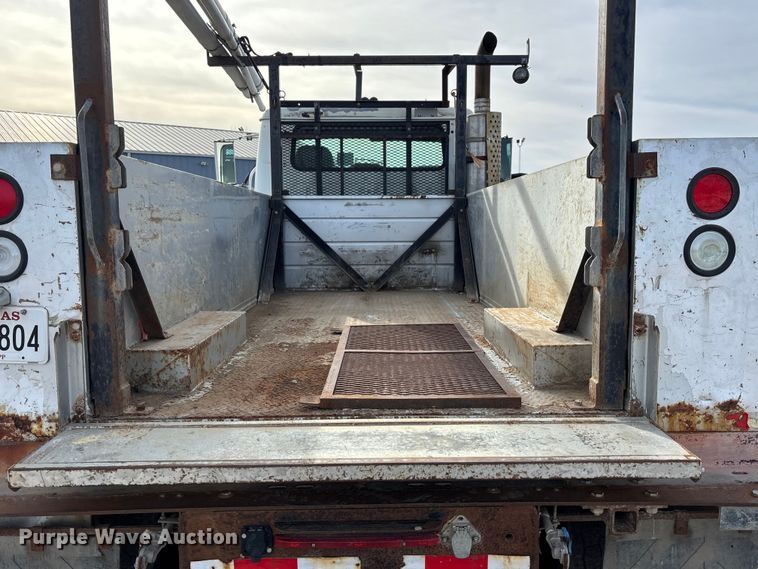 image for item FG1668 2003 International 8100 utility / service truck