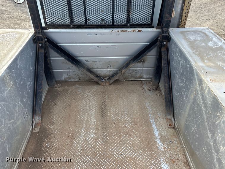 image for item FG1668 2003 International 8100 utility / service truck