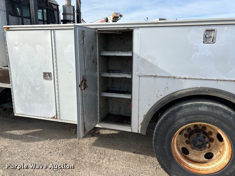 image for item FG1668 2003 International 8100 utility / service truck