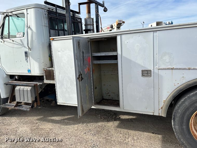 image for item FG1668 2003 International 8100 utility / service truck