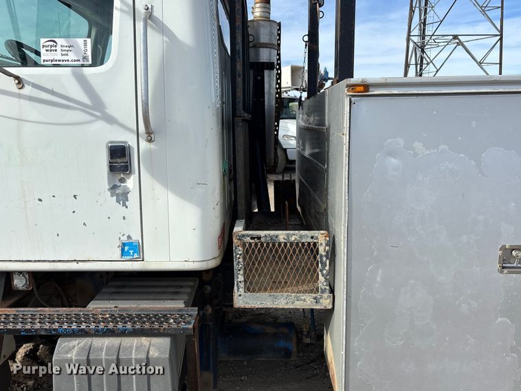 image for item FG1668 2003 International 8100 utility / service truck