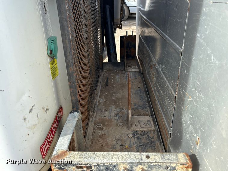 image for item FG1668 2003 International 8100 utility / service truck