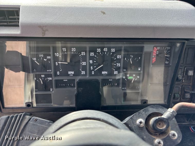 image for item FG1668 2003 International 8100 utility / service truck