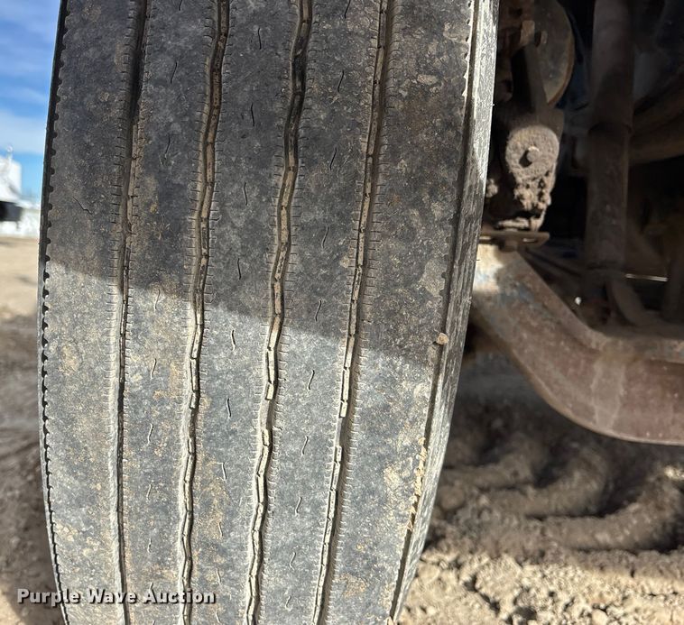 image for item FG1668 2003 International 8100 utility / service truck