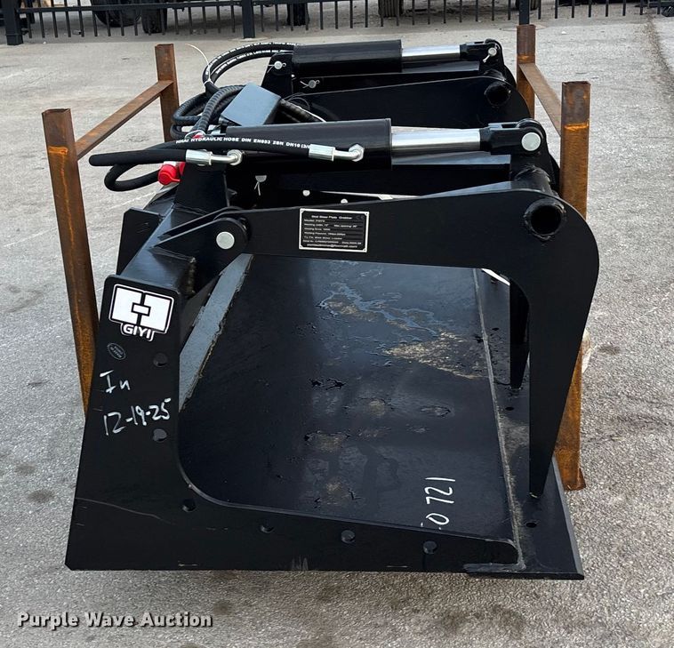 image for item FG1674 2025 GIYI PG72 skid steer grapple bucket