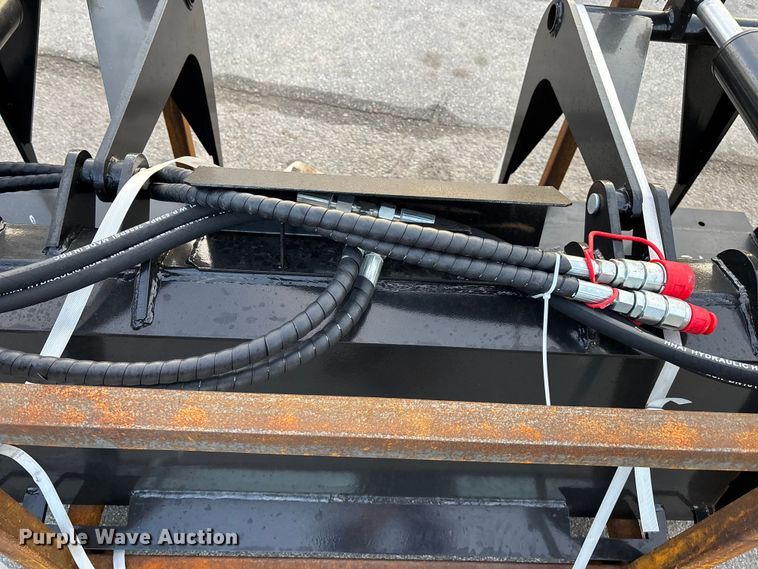 image for item FG1674 2025 GIYI PG72 skid steer grapple bucket