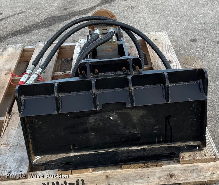 image for item FG1675 GIYI compact skid steer post driver
