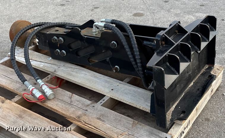 image for item FG1675 GIYI compact skid steer post driver