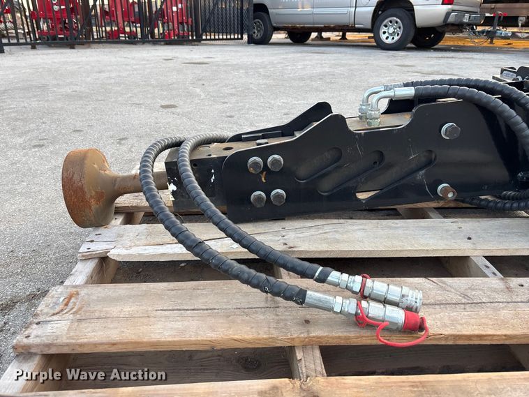 image for item FG1675 GIYI compact skid steer post driver