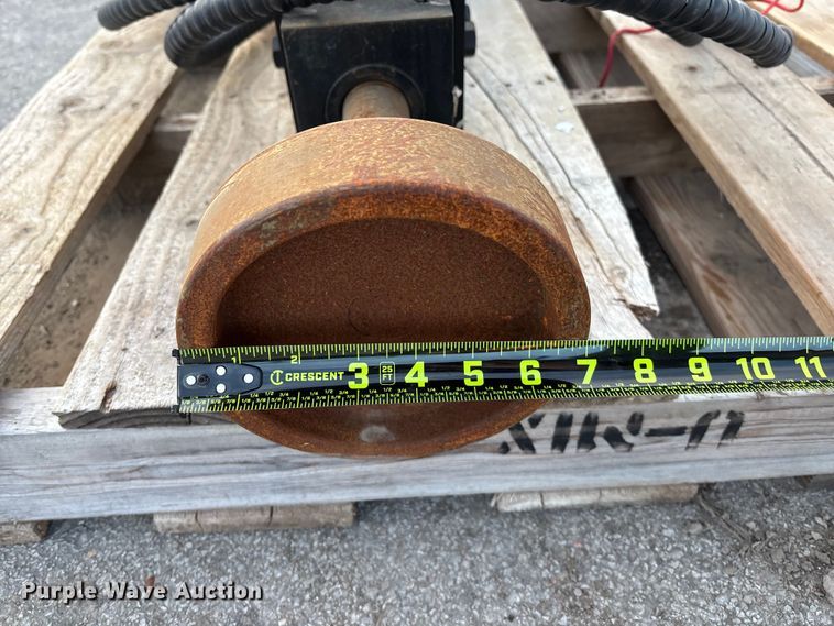 image for item FG1675 GIYI compact skid steer post driver