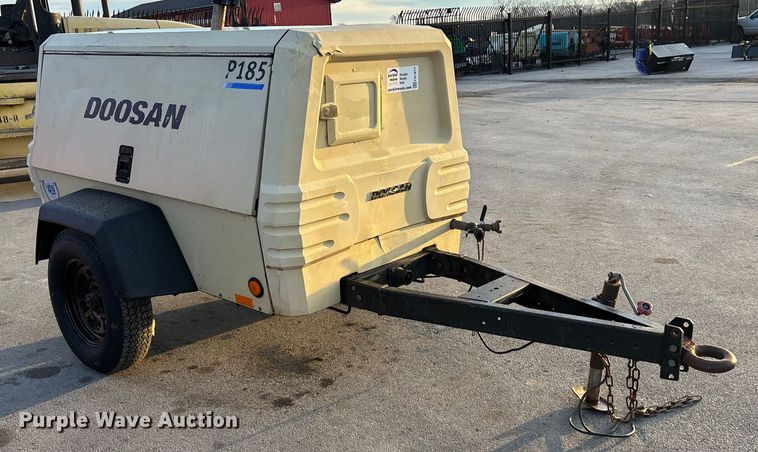 image for item FG1677 2018 Ingersoll Rand P185 air compressor