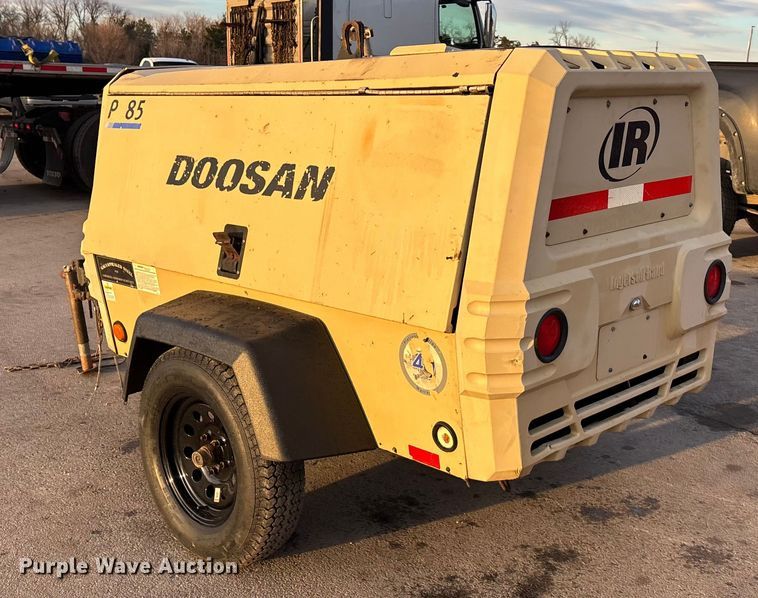 image for item FG1677 2018 Ingersoll Rand P185 air compressor