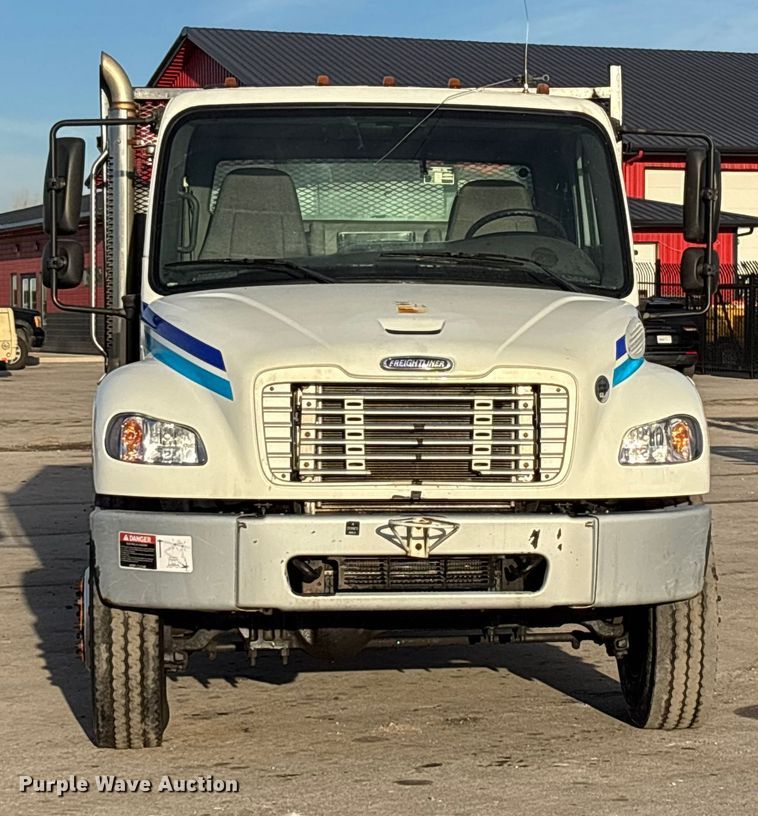 image for item FG1678 2010 Freightliner Business Class M2 dump truck