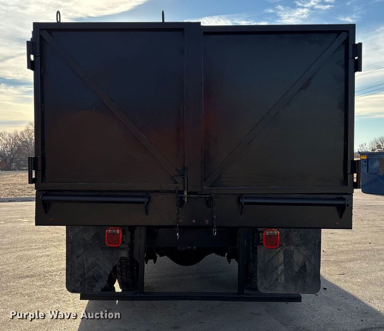 image for item FG1678 2010 Freightliner Business Class M2 dump truck