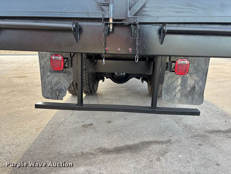 image for item FG1678 2010 Freightliner Business Class M2 dump truck