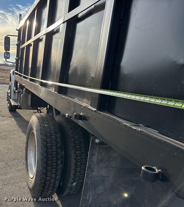 image for item FG1678 2010 Freightliner Business Class M2 dump truck