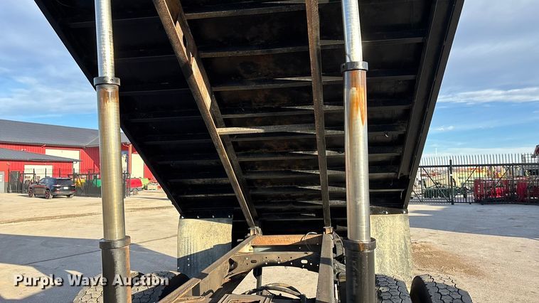 image for item FG1678 2010 Freightliner Business Class M2 dump truck