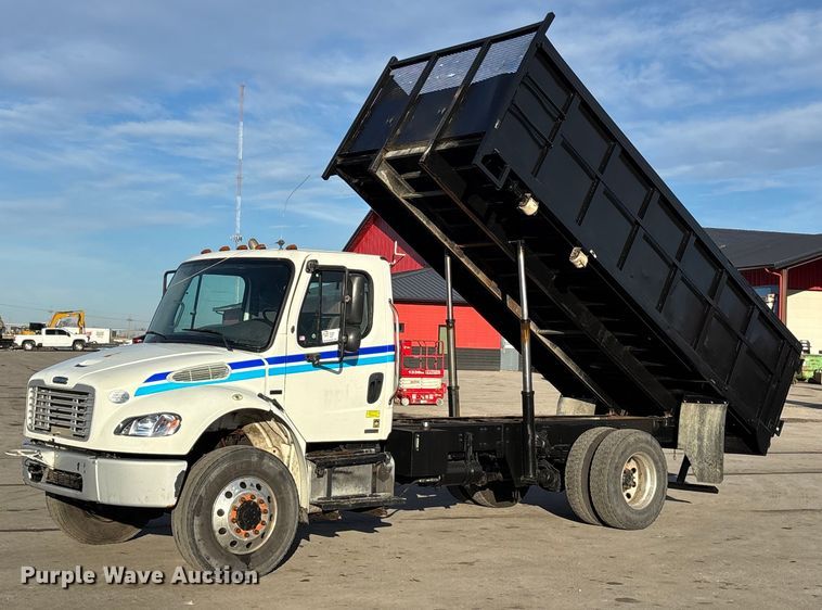 image for item FG1678 2010 Freightliner Business Class M2 dump truck