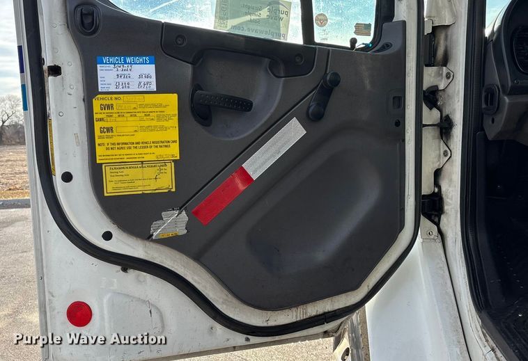 image for item FG1678 2010 Freightliner Business Class M2 dump truck