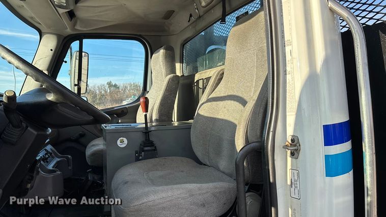 image for item FG1678 2010 Freightliner Business Class M2 dump truck