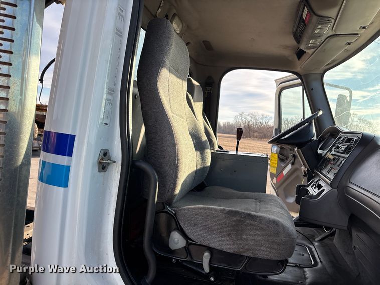 image for item FG1678 2010 Freightliner Business Class M2 dump truck