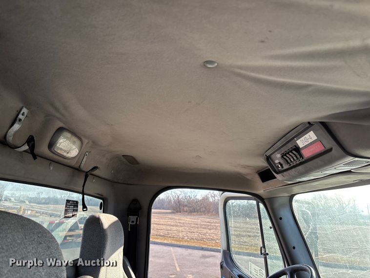 image for item FG1678 2010 Freightliner Business Class M2 dump truck