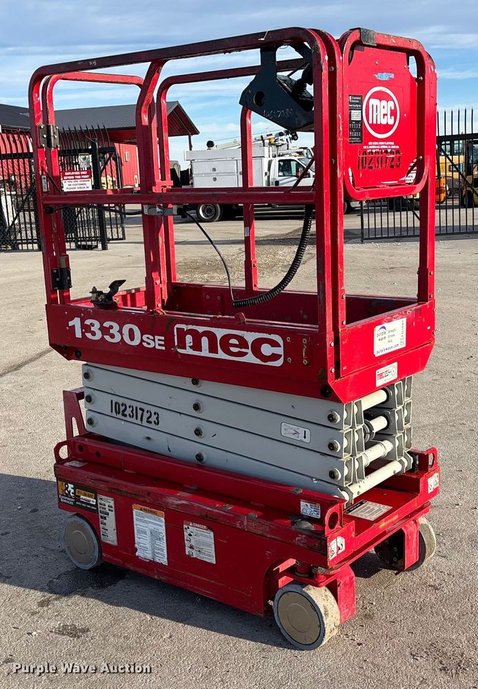 image for item FG1681 2018 MEC 1330SE scissor lift