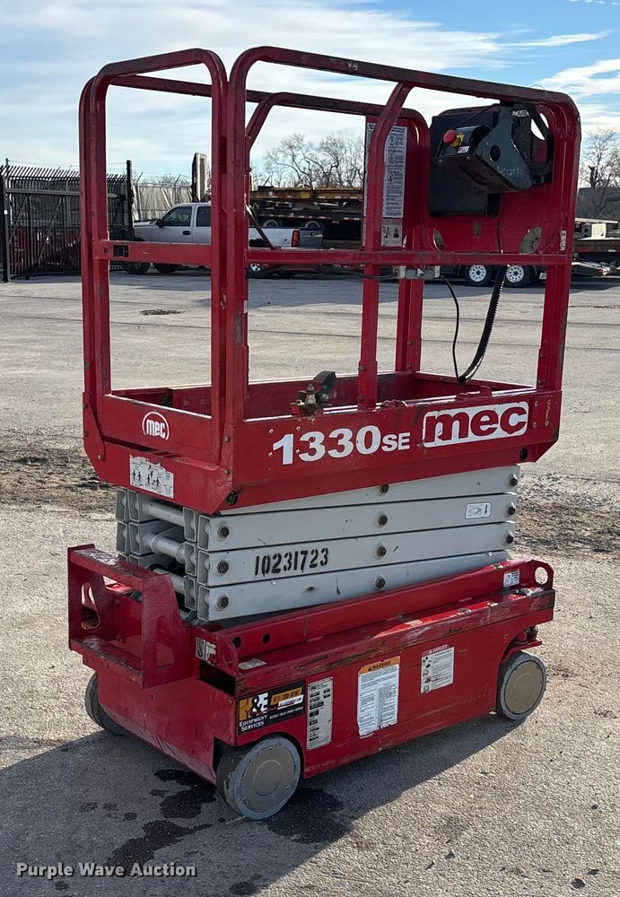 image for item FG1681 2018 MEC 1330SE scissor lift