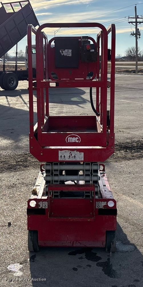 image for item FG1681 2018 MEC 1330SE scissor lift