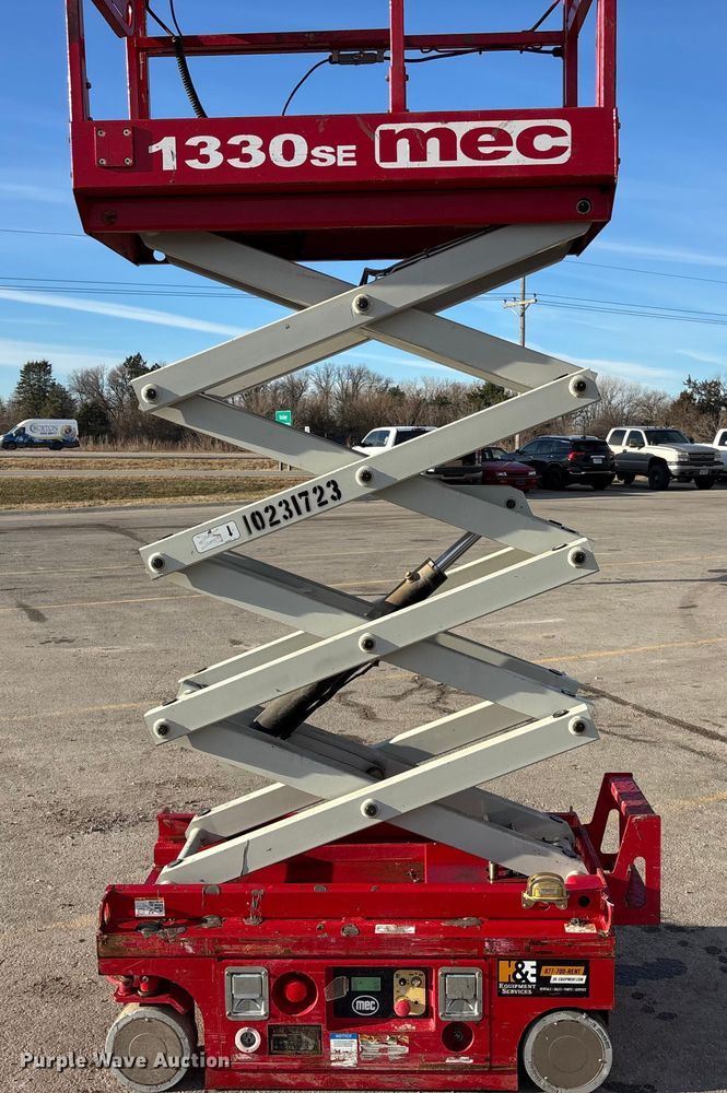 image for item FG1681 2018 MEC 1330SE scissor lift
